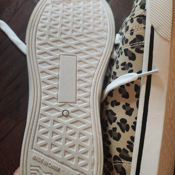 So Zebuleopard Girls' Sneakers sz2 new - Picture 3 of 4